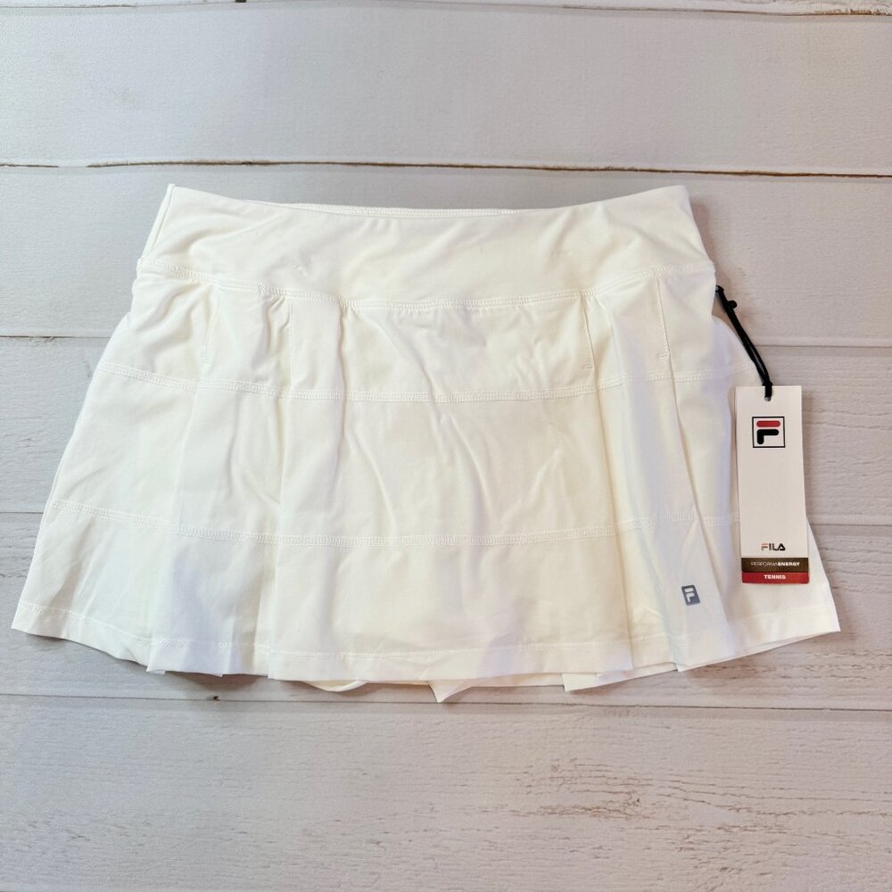 NWT - FILA - Women’s White Woven Pleated Skort - Size Medium.